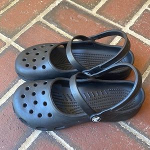 Crocs size 7